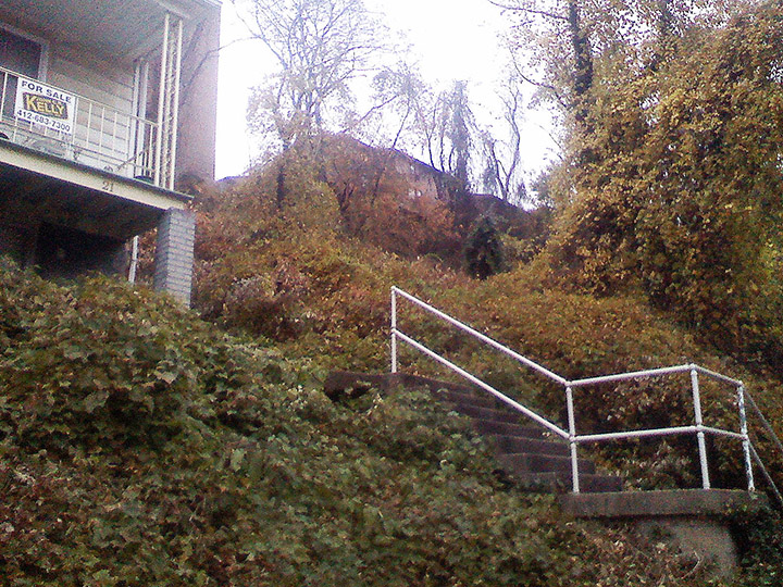 View from Mackey Street up to Craft Avenue