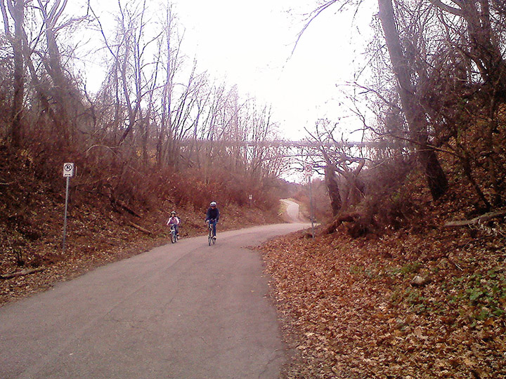 Boundary Street to the Panther Hollow Trail
